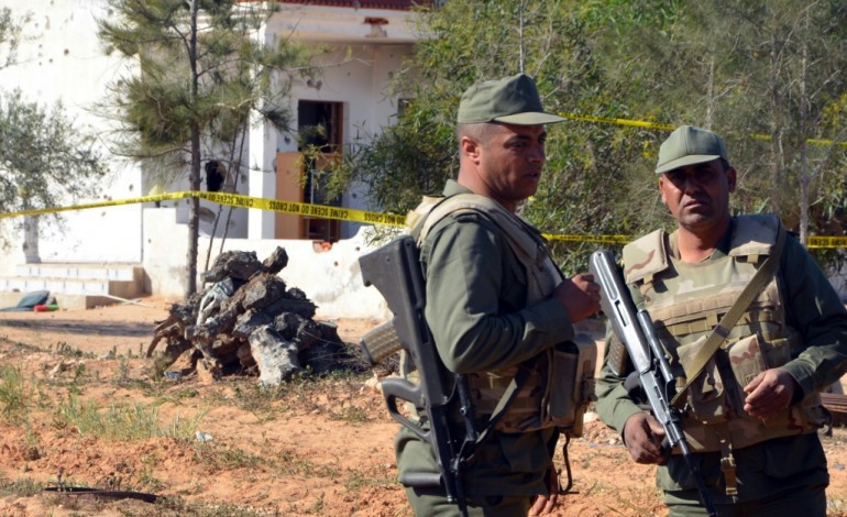 Tunis (AFP). Tunisie: 21 assaillants et 4 civils tués dans les violences