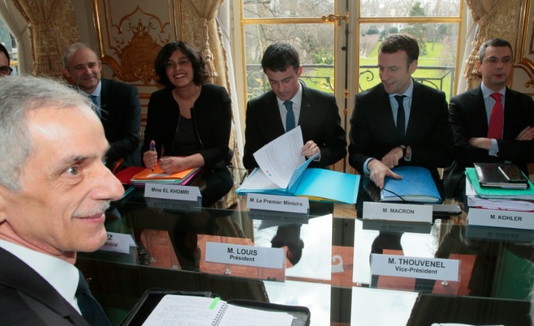 Paris (AFP). Loi Travail: Valls a démarré les concertations à Matignon