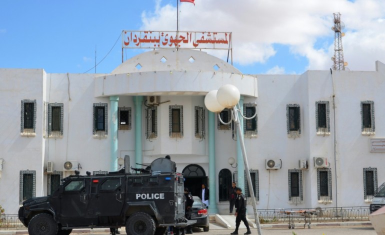 Tunis (AFP). Tunisie: les forces de l'ordre ratissent une région proche de la Libye