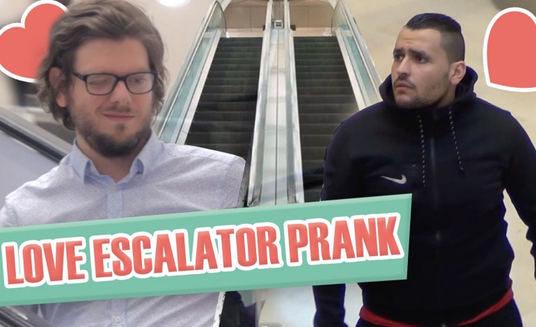 "Coup de foudre entre hommes en escalator" cartonne sur YouTube