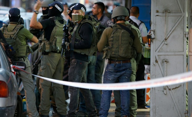 Jérusalem (AFP). Jérusalem: un Palestinien blesse 2 policiers israéliens avant d'être abattu