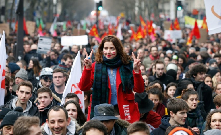 Paris (AFP). A Paris, des milliers de jeunes prêts à lutter jusqu'au retrait de la loi travail