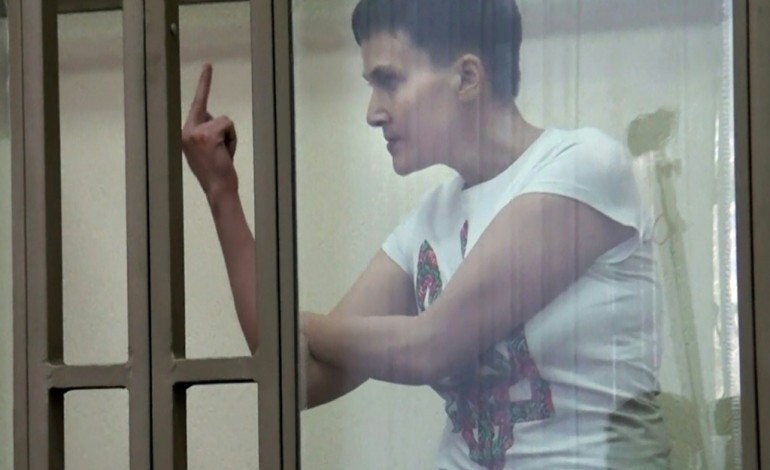 Donetsk (Russie) (AFP). L'ukrainienne Savtchenko poursuit sa grève de la faim et défie les juges