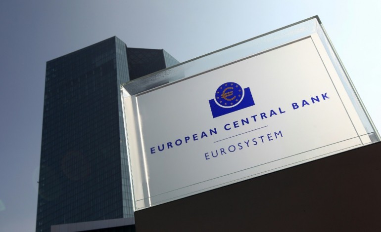 Londres (AFP). L'euro décroche face au dollar après les annonces de la BCE