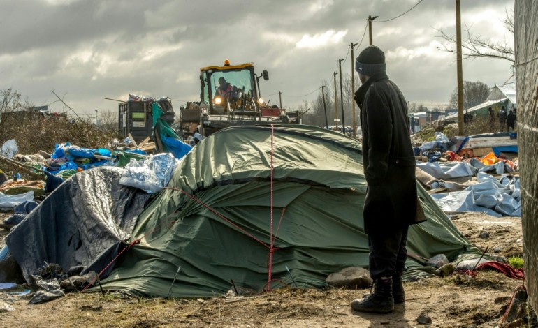 Lille (AFP). Calais: manifestation non déclarée de militants d'extrême droite
