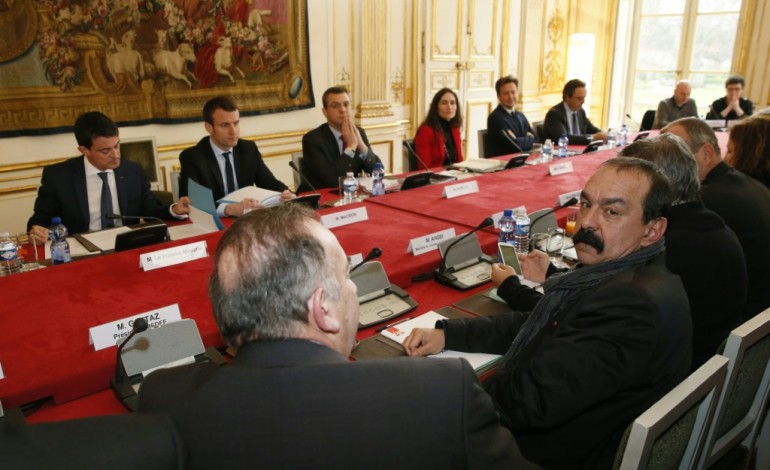 Paris (AFP). Loi travail: Valls veut un nouveau départ au projet modifié