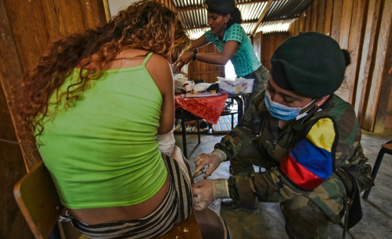 Valle del Magdalena Medio  (Colombia) (AFP). Colombie: malgré l'espoir de paix, les Farc comptent encore leurs blessés