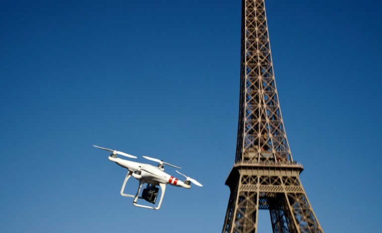 Paris (AFP). Drones: pour le patron d'Airbus, il faut légiférer