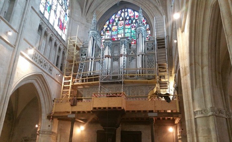 Le nouvel orgue de la basilique d'Alençon est monté