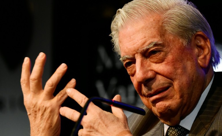 Paris (AFP). L'écrivain péruvien Mario Vargas Llosa entre de son vivant dans la Pléiade