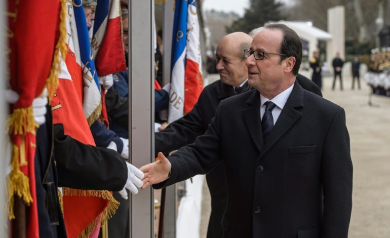 Paris (AFP). Guerre d'Algérie: Hollande veut instaurer la paix des mémoires mais suscite la polémique