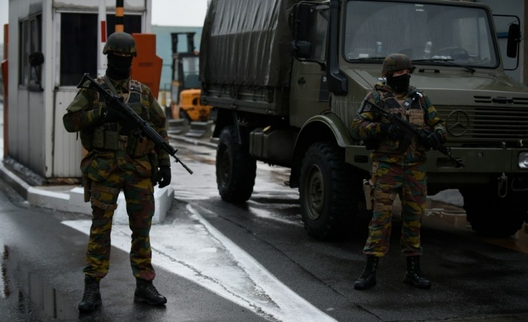 Attentats de Bruxelles : chasse à l'homme après l'horreur