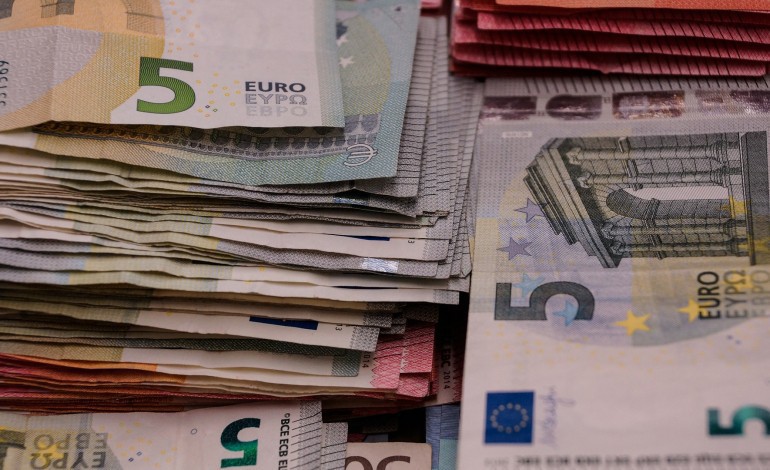 Un PDG offre 9 millions d'euros à ses salariés avant son départ à la retraite
