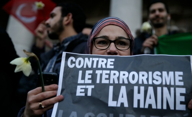 Paris (AFP). Face à l'Europe de la terreur, la presse appelle à l'union sacrée