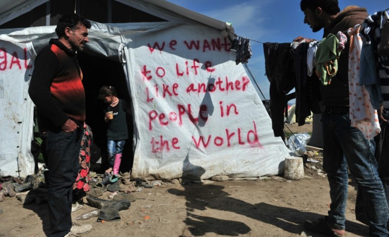 Idomeni (Grèce) (AFP). Grèce: afflux des migrants à Idomeni, rumeurs d'ouverture de la frontière