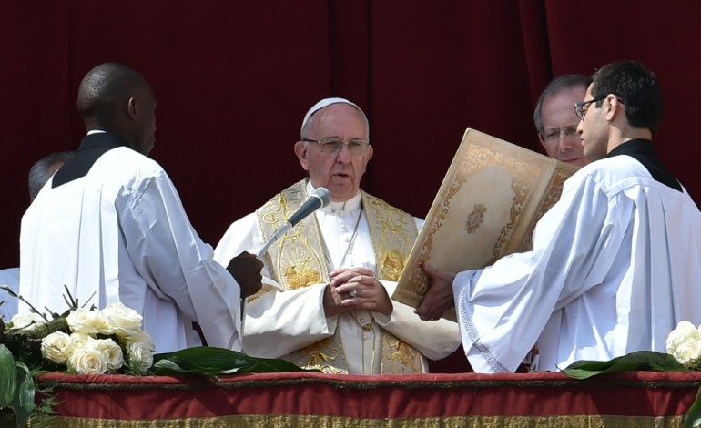 Cité du Vatican (AFP). Le pape dénonce les gouffres spirituels et moraux et le refus des migrants