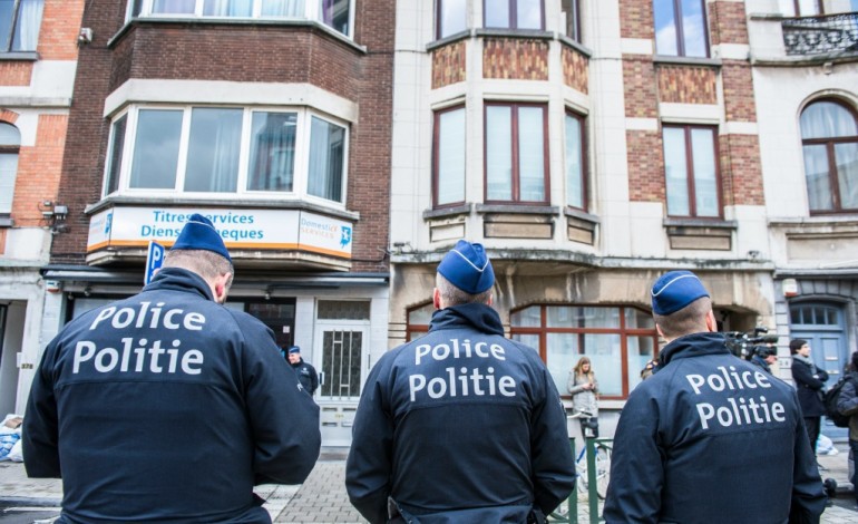 Paris (AFP). Projet d'attentat déjoué en France: quatre suspects et des ramifications européennes