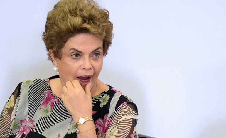 Brasilia (AFP). Brésil: Rousseff en quête effrénée de votes contre sa destitution