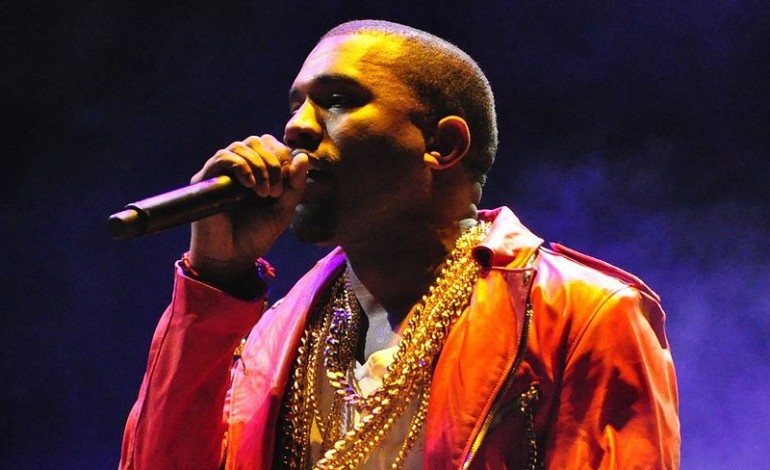 Kanye West dévoile un nouveau titre "Ultralight Prayer"