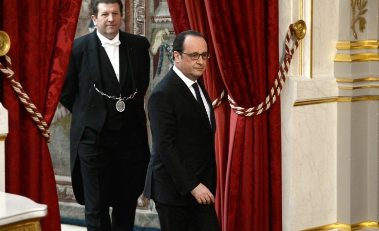 Paris (AFP). Déchéance: gâchis, fiasco, Waterloo, la presse étrille Hollande