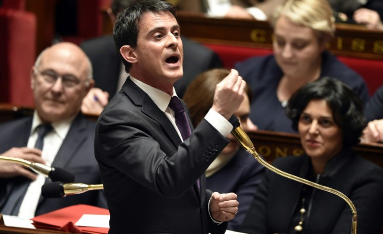 Paris (AFP). Révision constitutionnelle: Valls dénonce la droite sénatoriale et une partie de la gauche