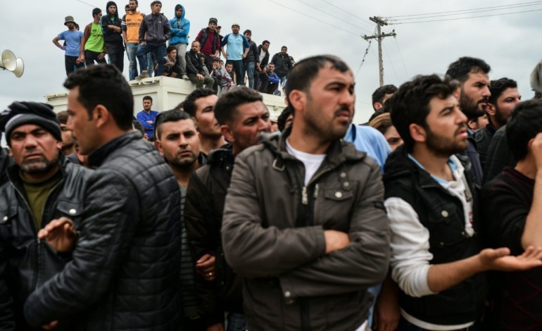 Lesbos (Grèce) (AFP). Grèce : des centaines de migrants de retour en Turquie