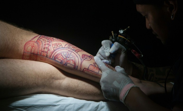 Papeete (AFP). Polynesia Tatau, aux racines du tatouage