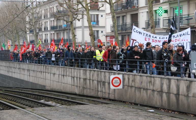 Des centaines de manifestants à Rouen contre la loi El Khomri