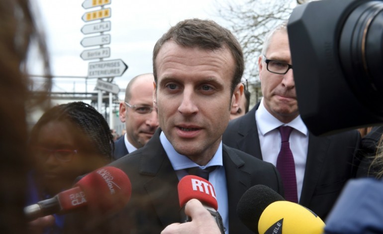Amiens (AFP). Macron lance "En marche", un "mouvement politique nouveau" ni à droite ni à gauche
