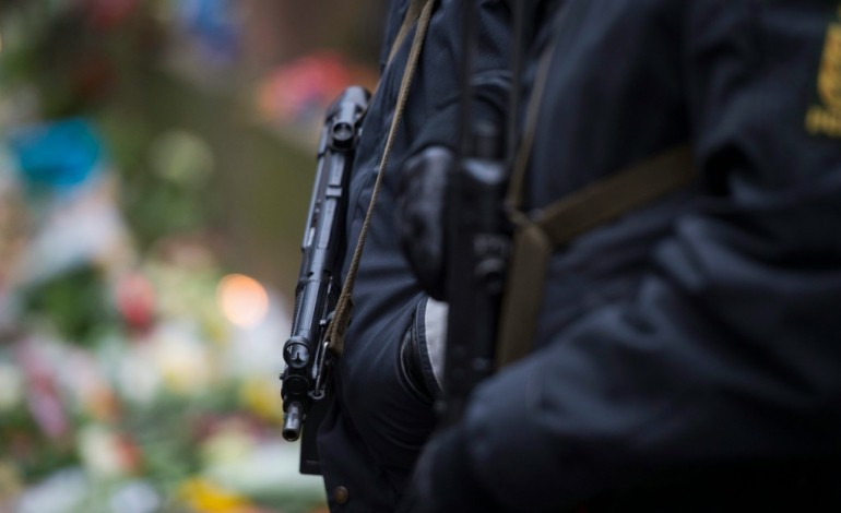 Copenhague (AFP). Danemark: quatre combattants présumés de l'EI arrêtés, des armes saisies