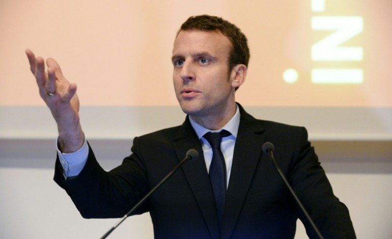 Paris (AFP). Avec son mouvement "En Marche", Macron confirme son ambition politique, selon la presse 