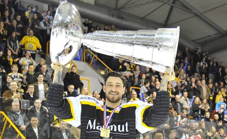 Hockey : les resignatures continuent avec la prolongation de Florian Chakiachvili