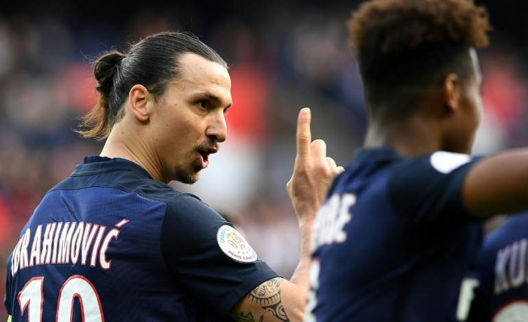 Paris (AFP). Ligue 1: Paris se console, Saint-Etienne enchaîne