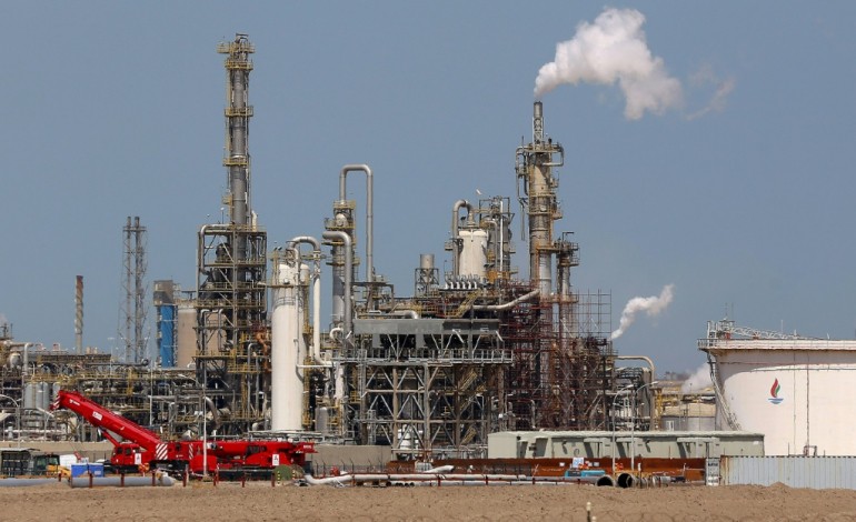 Doha (AFP). Réunion au Qatar des grands producteurs de pétrole sans l'Iran