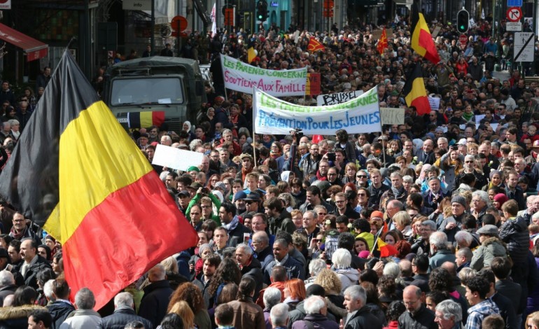 Bruxelles (AFP). Attentats de Bruxelles: des milliers de Belges dans la rue en hommage aux victimes et "contre la haine"