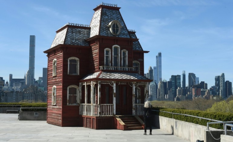 New York (AFP). La maison du film "Psychose" sur le toit du Met de New York