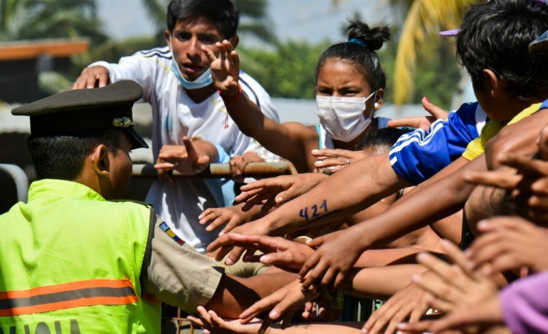 Manta (Equateur) (AFP). Séisme en Equateur: 1700 personnes toujours portées disparues