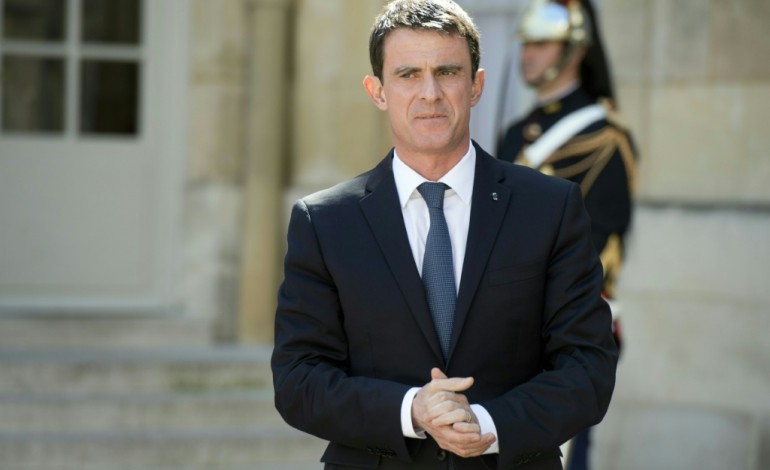 Paris (AFP). Loi travail: Valls regrette "l'ultimatum" du président du Medef