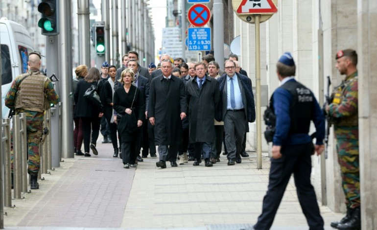 Bruxelles (AFP). Attentats de Bruxelles: un mois après, la Belgique entre enquêtes et recueillement