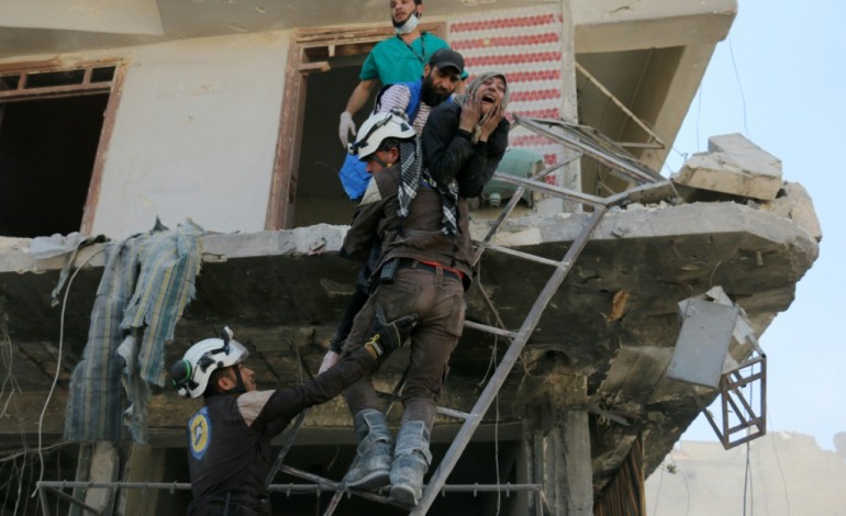 Alep (Syrie) (AFP). Syrie: 27 civils tués dans de nouveaux bombardements du régime