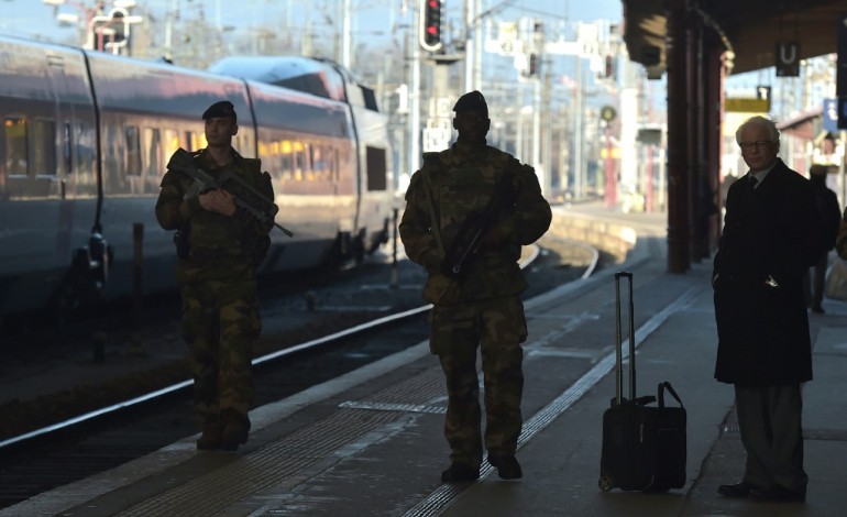 Strasbourg (AFP). Strasbourg: un militaire de l'opération Sentinelle légèrement blessé au cutter