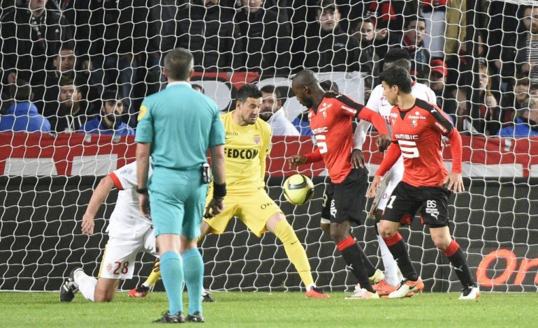 Paris (AFP). Ligue 1: Monaco perd sa 2e place, le calvaire du Vél' continue pour l'OM