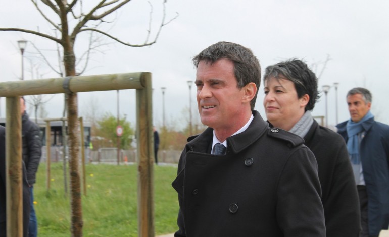 Mont-Saint-Michel. Manuel Valls promet des trains neufs pour la Normandie [photos]