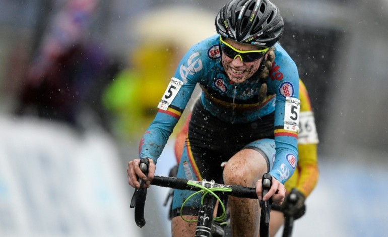 Lausanne (Suisse) (AFP). Moteur dans son vélo: la Belge Femke Van den Driessche suspendue six ans