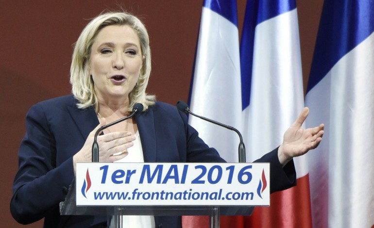 Paris (AFP). Pour Marine Le Pen, un 1er mai plus "apaisé" malgré le parasitage paternel