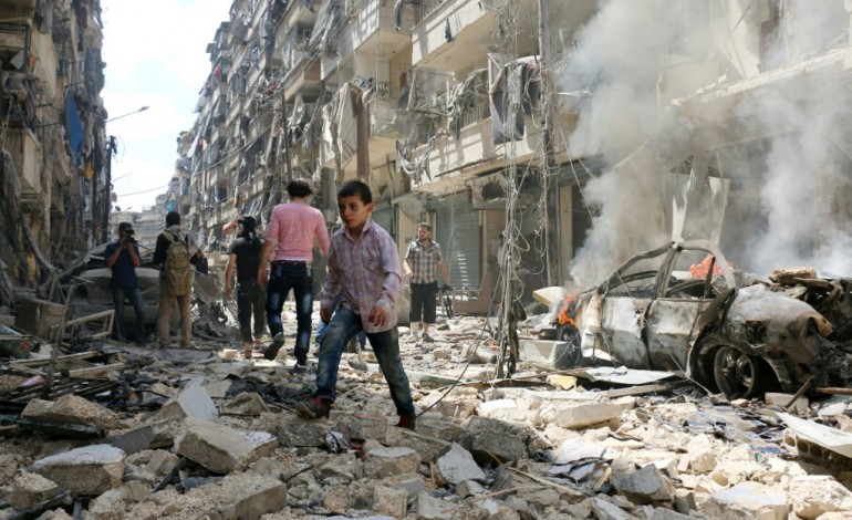Alep (Syrie) (AFP). Syrie: nouveaux raids sur Alep malgré les efforts pour un cessez-le-feu