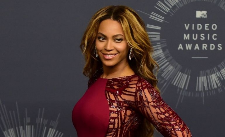 Beyoncé première artiste à placer 6 albums directement n°1 au classement Billboard