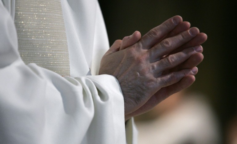 Toulouse (AFP). Un prêtre relevé de ses fonctions, après avoir purgé une peine pour viol sur mineur
