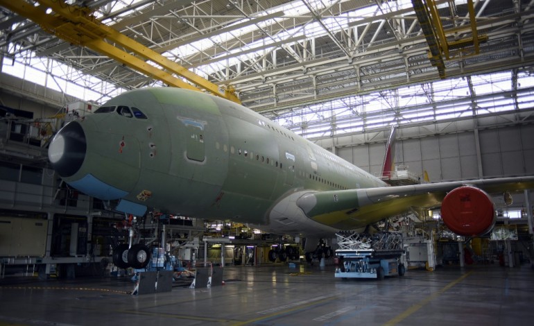 Blagnac (France) (AFP). Le puzzle géant de l'Airbus A380, mastodonte des airs