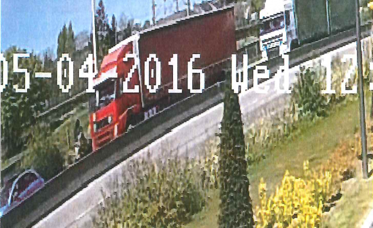 Piéton fauché près de Rouen : les photos du camion recherché